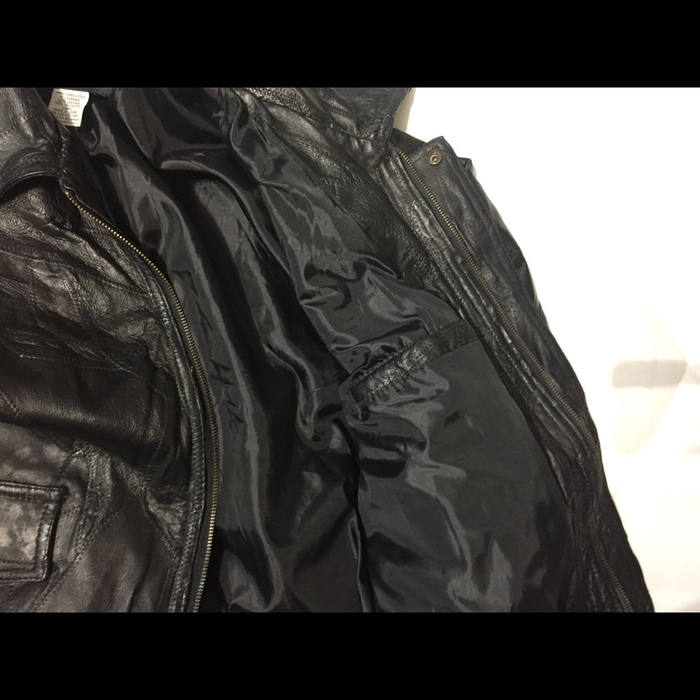 Leather jacket - Picture 4 of 6